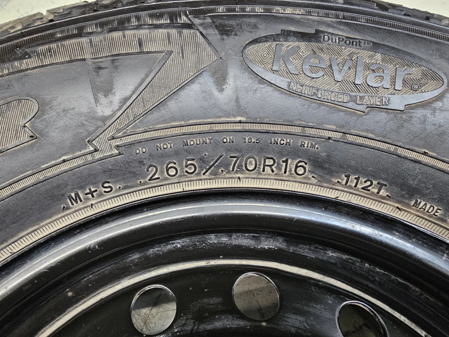 265/70 R16 GOODYEAR WRANGLER TIRE ON STEEL RIM 6×139.7 - photo 2
