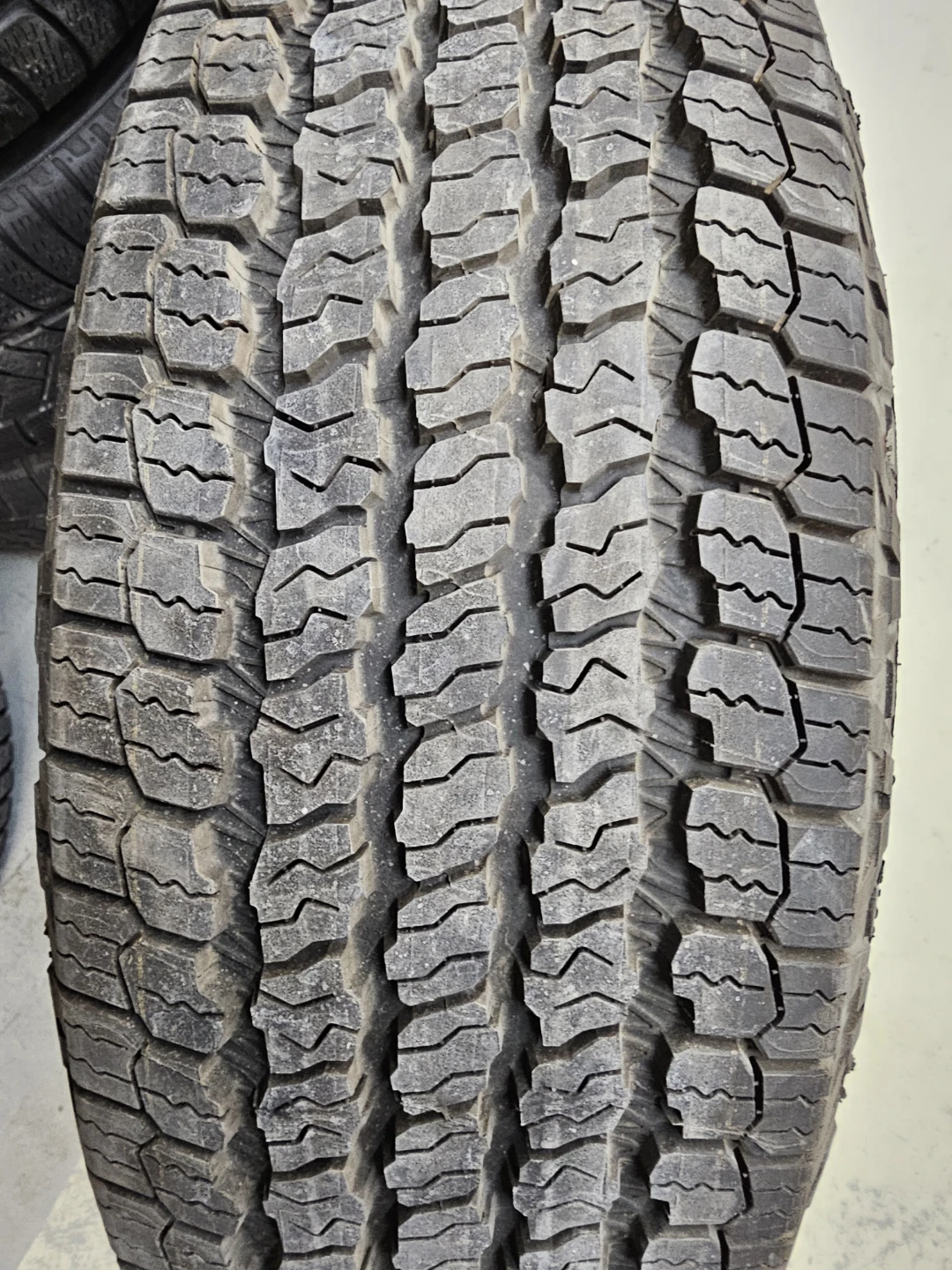 265/70 R16 GOODYEAR WRANGLER TIRE ON STEEL RIM 6×139.7 - photo 4