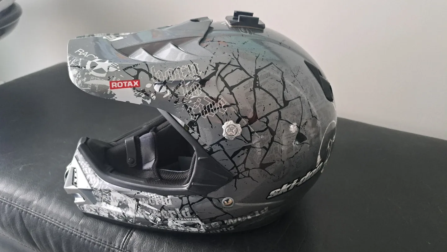 BRP Snowmobile Helmet XL image indicator(4)
