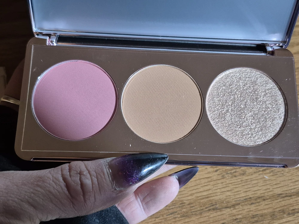 Girlactik Blush Me & Glow Face Palette - photo 2