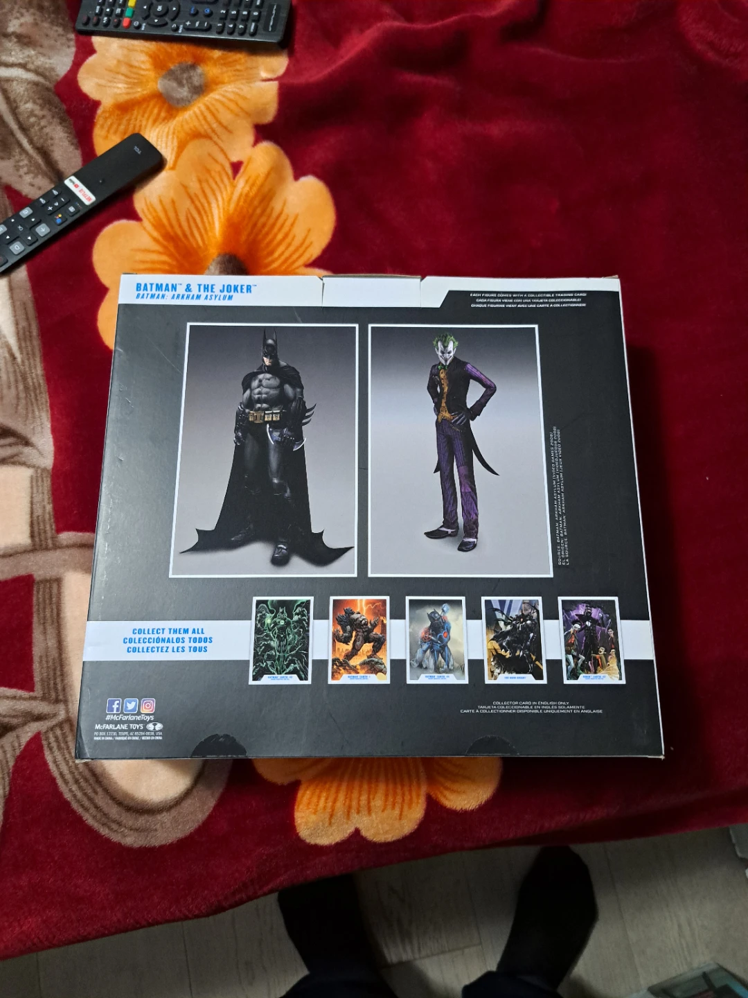 DC Multiverse Batman & The Joker Action Figure Set - New - photo 2