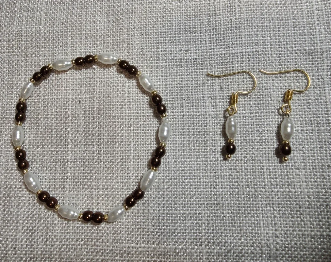 Pearl and Brown Bead Jewellery Set image indicator(4)