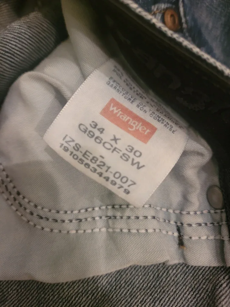 Wrangler Jeans, Size 34x32 and 34x30 image indicator(3)