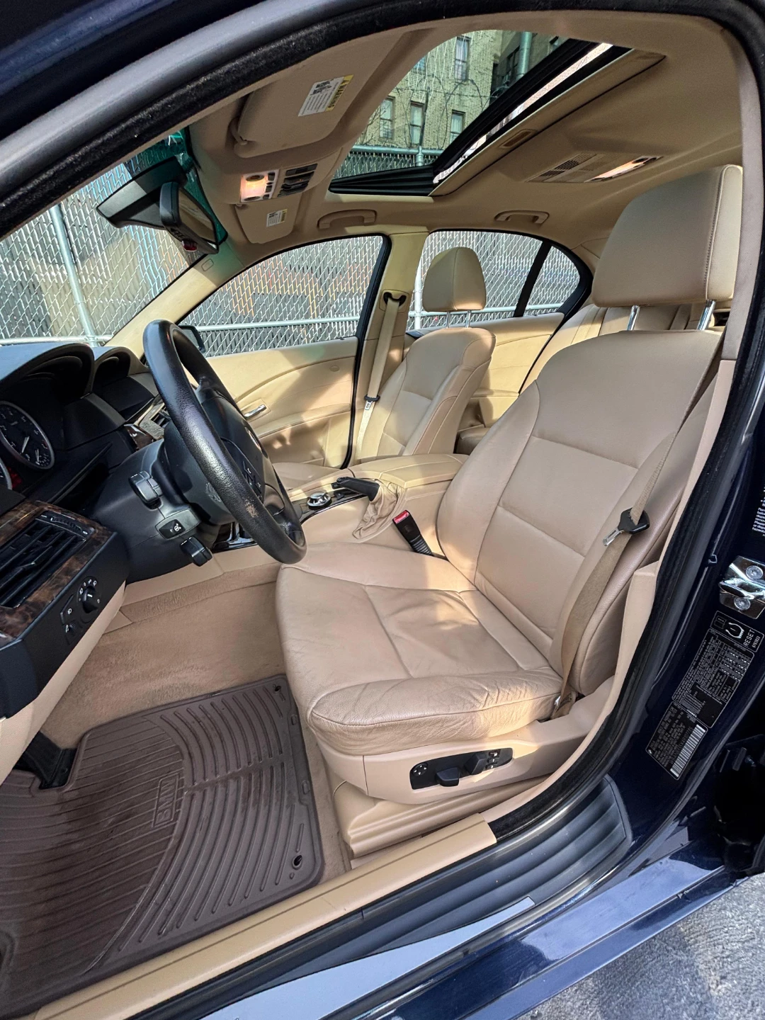 BMW 545i  2004 - photo 5
