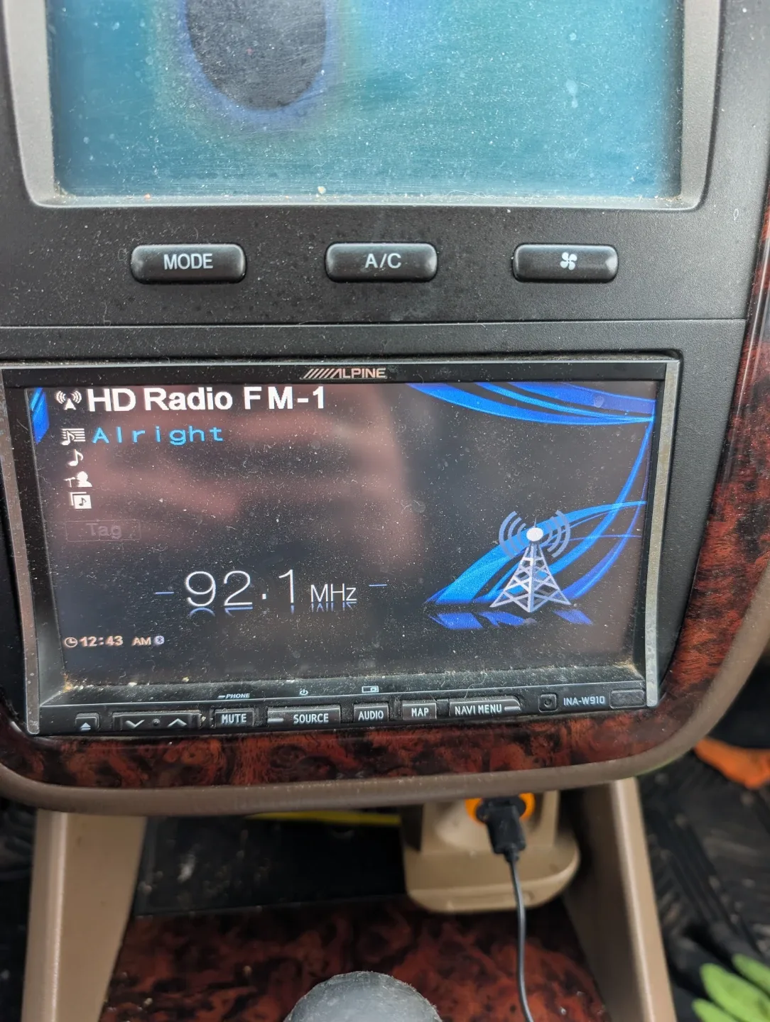 Fully loaded 4 door accura MDX  2002 image indicator(3)