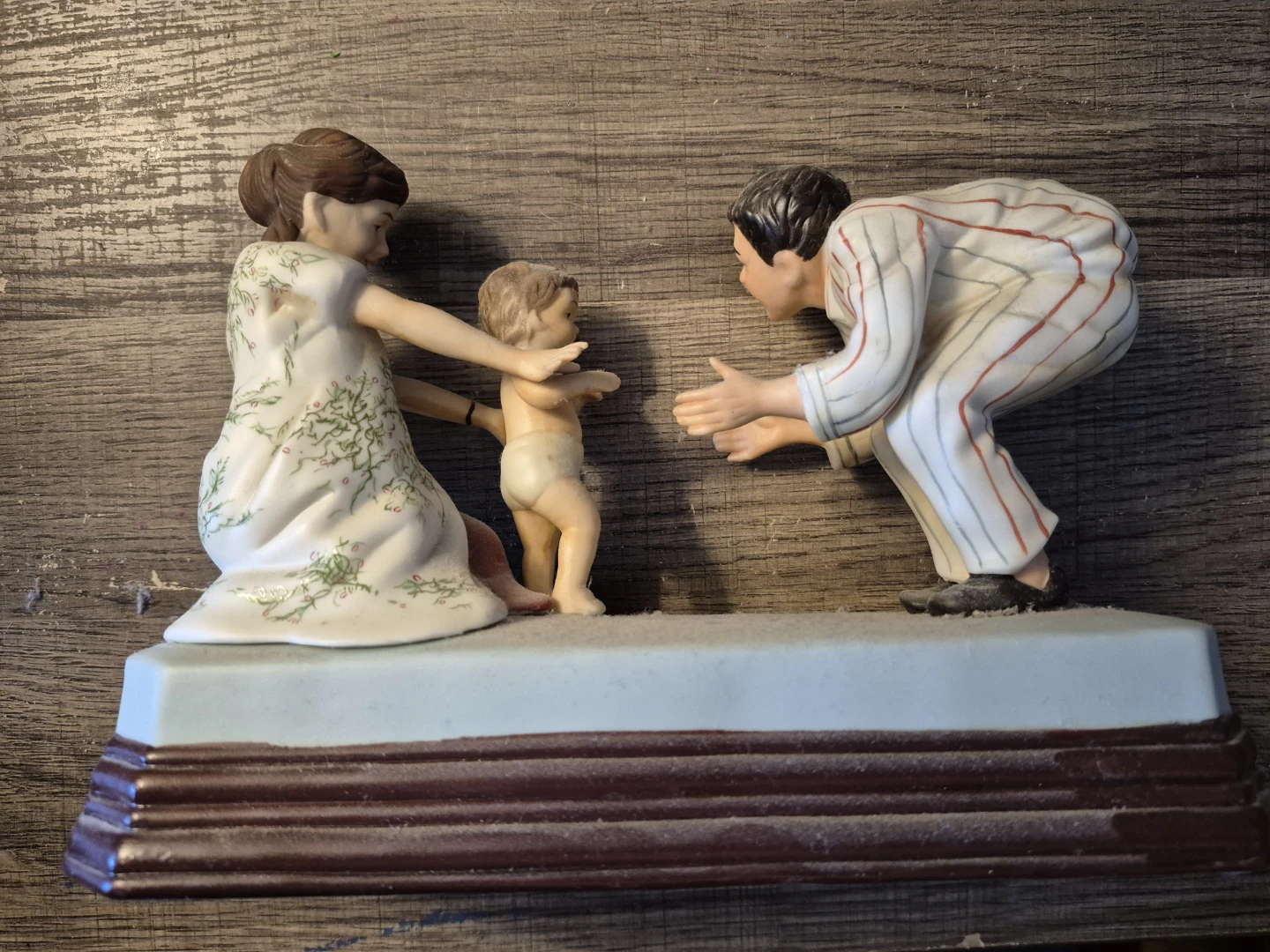 Norman Rockwell "Baby's First Step" Figurine - photo 3