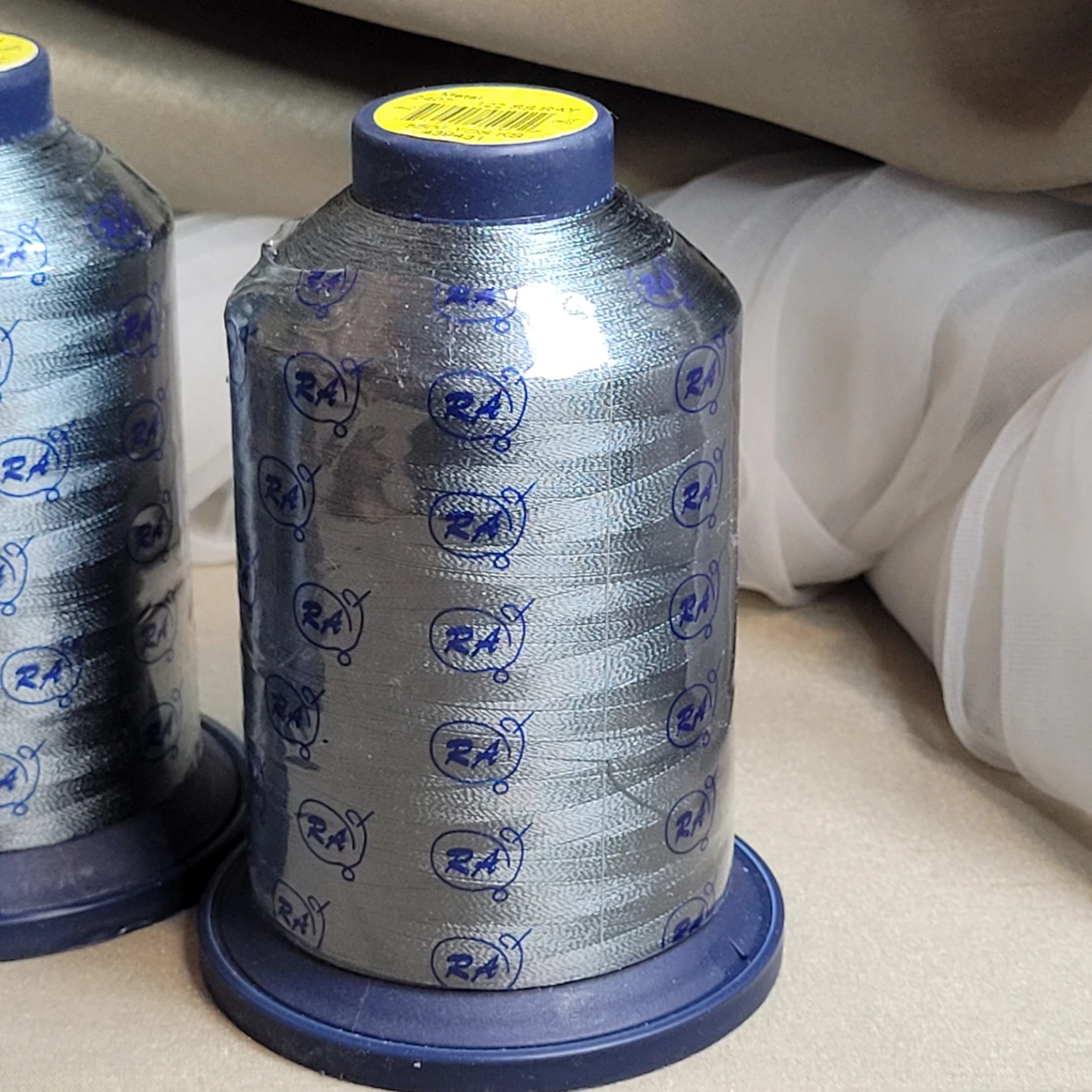 RA  Rayon Embroidery Thread 5500 Yards each  Grey  3 SPOOLS - photo 4