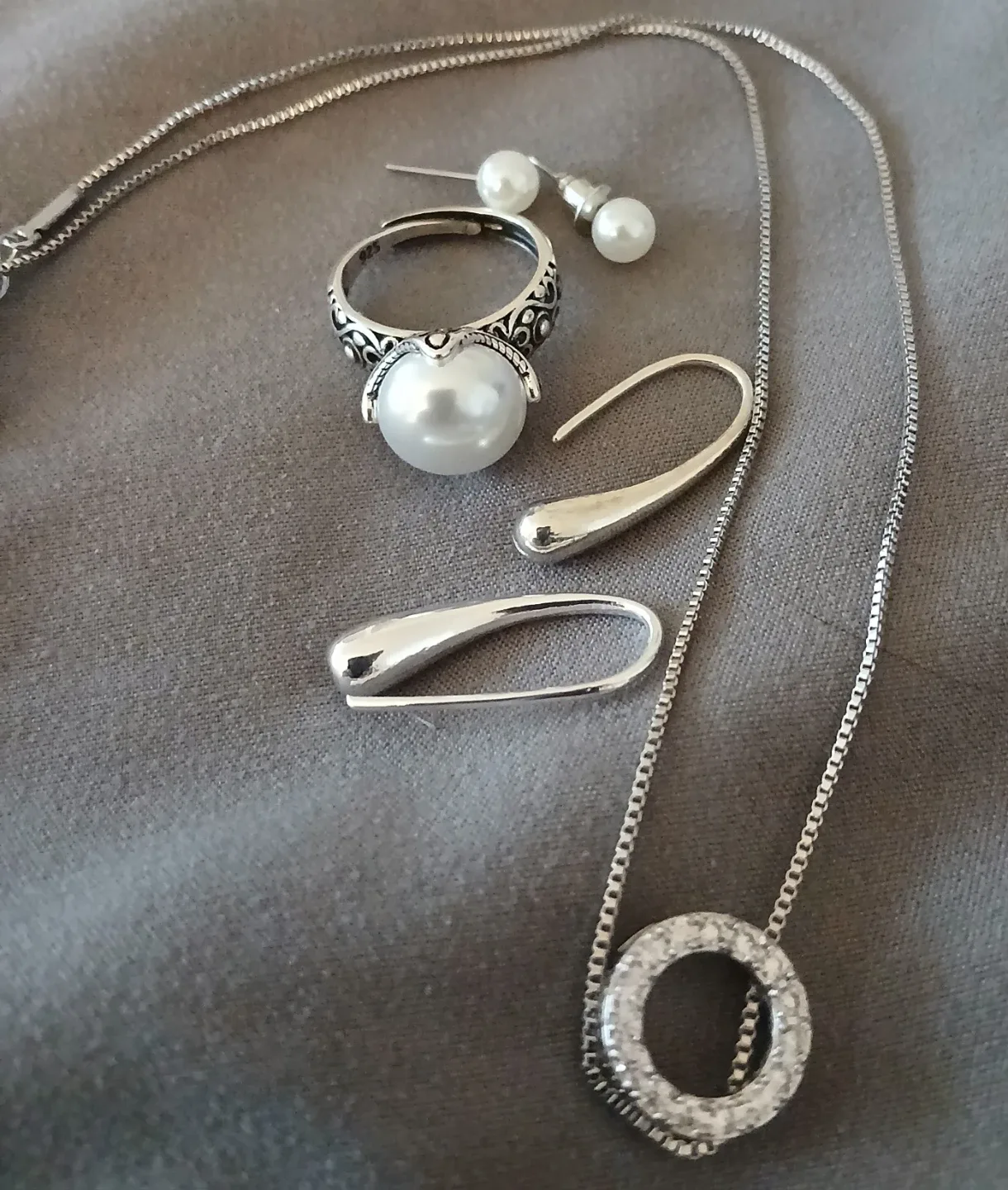 FAUX Jewellery Set - Ring, Earrings, Necklace image indicator(7)