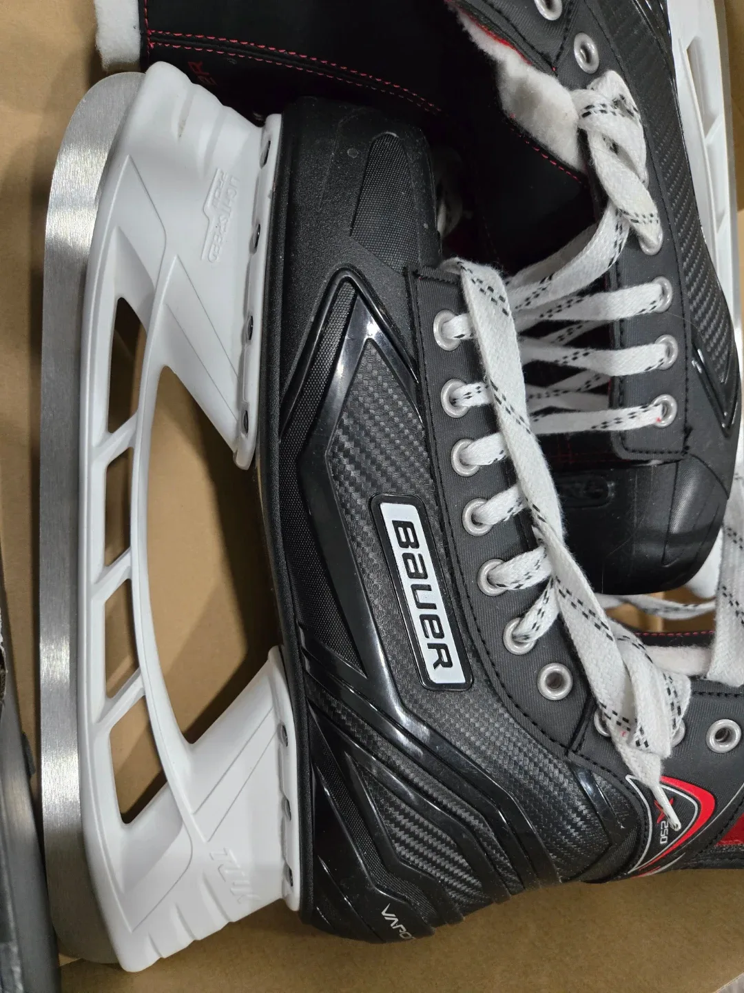 Bauer Vapor X250 Ice Hockey Skates image indicator(2)