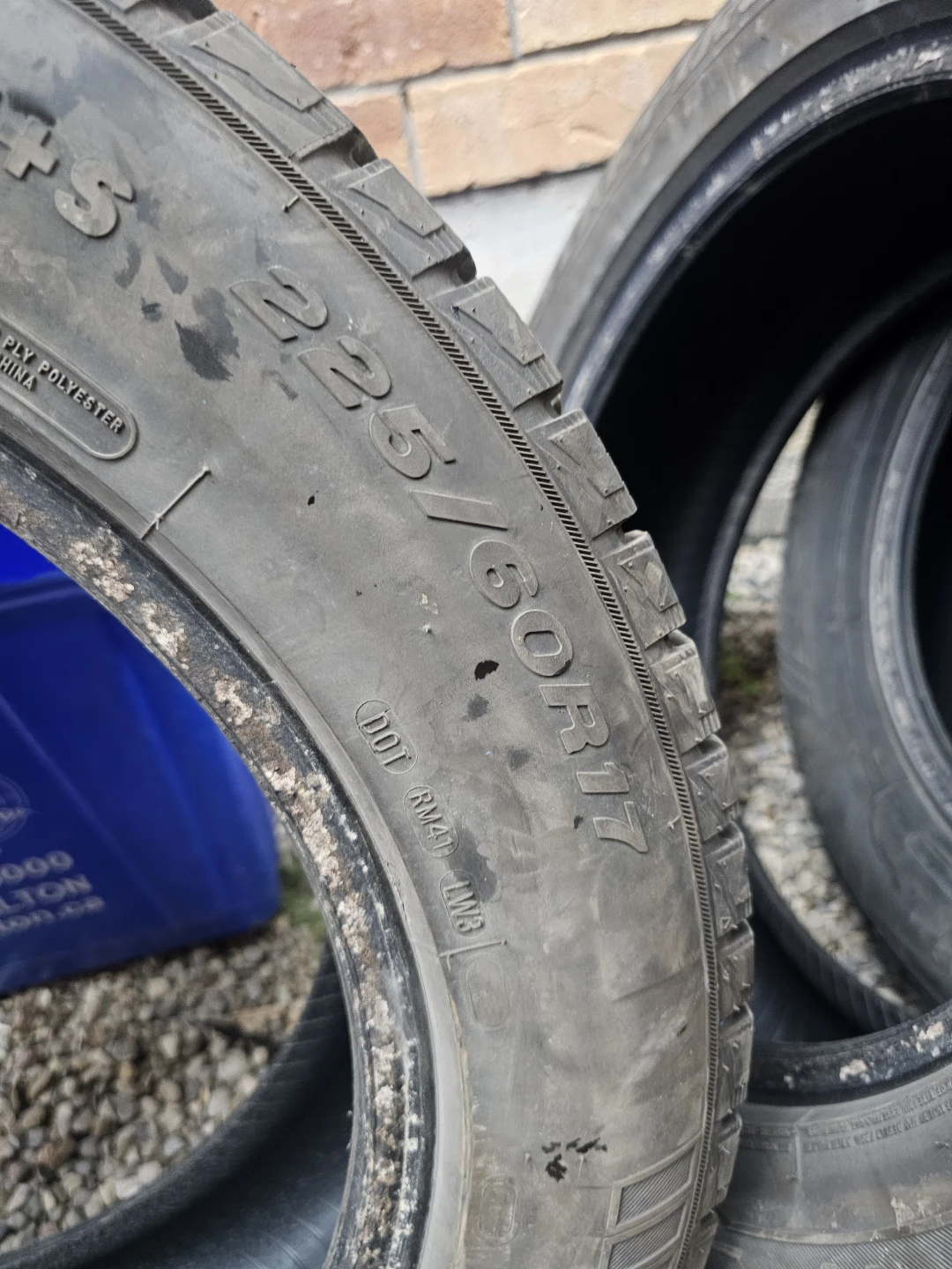 3X225/60/R17 starfire winter tires like new only 3