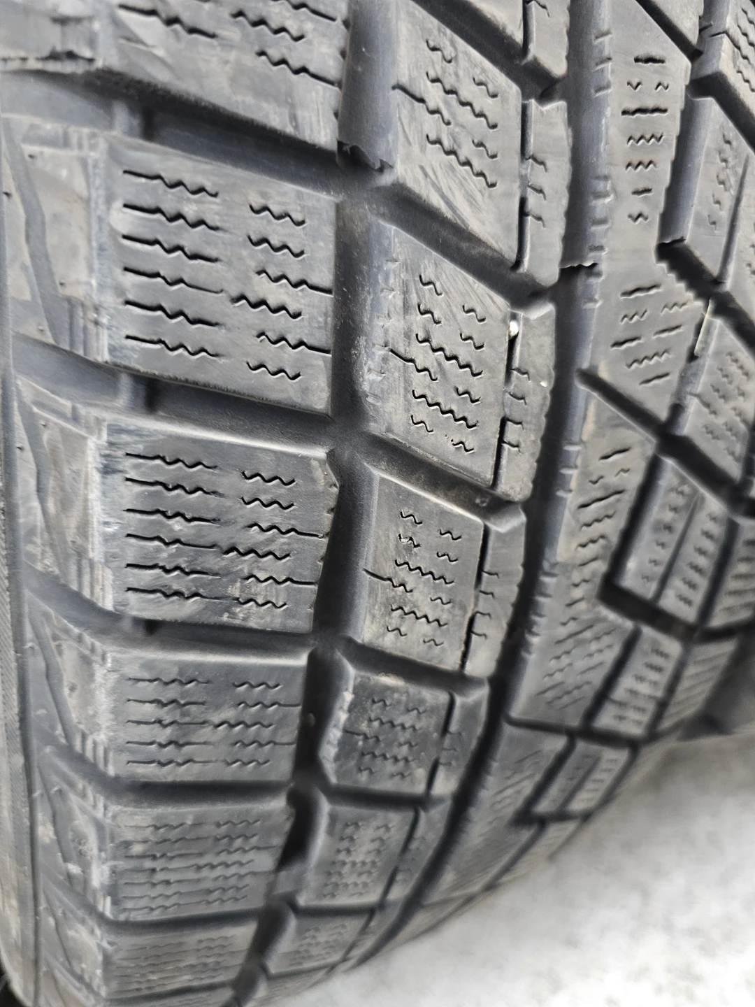 3X225/60/R17 starfire winter tires like new only 3 - photo 3
