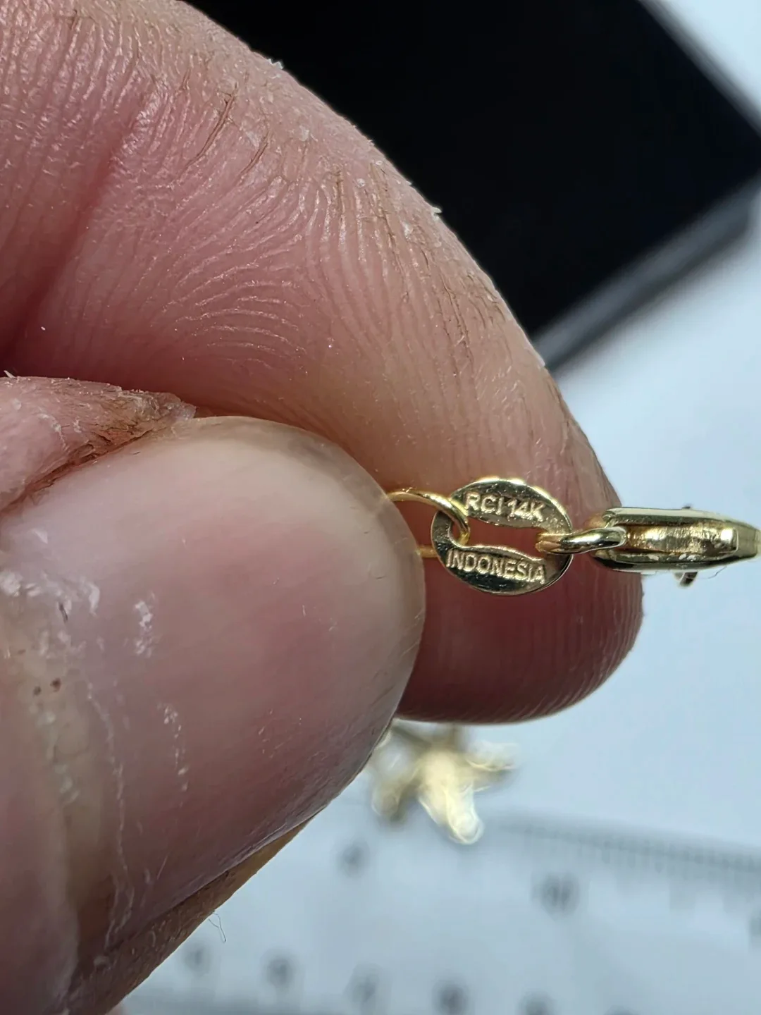 14kt solid Gold Starfish Pendant Necklace image indicator(7)