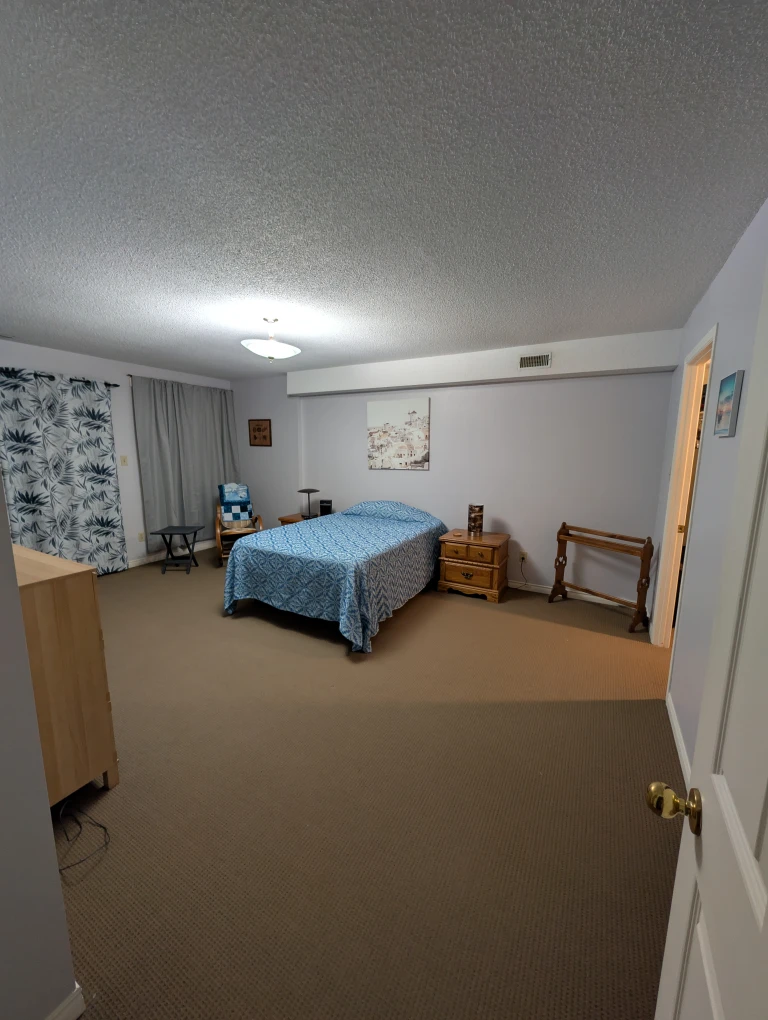 Room For Rent
