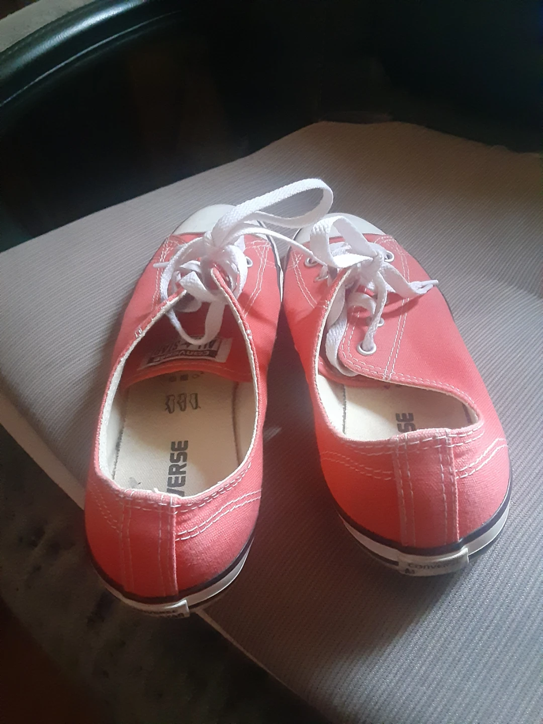 Converse Coral Low Top Sneakers size 7.5 pending* - photo 3