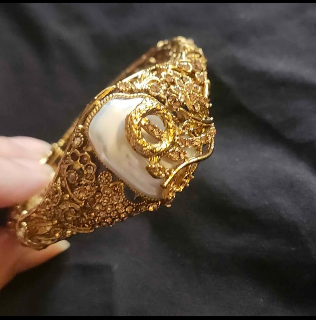 Gold Tone Bangle Bracelet with Pearl
