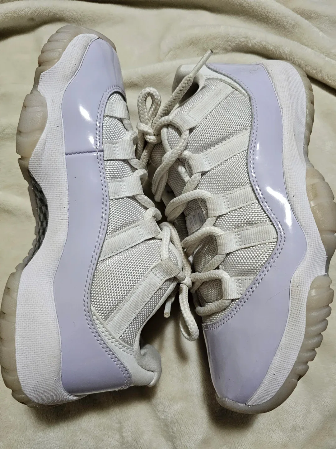 Air Jordan 11 Retro Low Pure Violet
