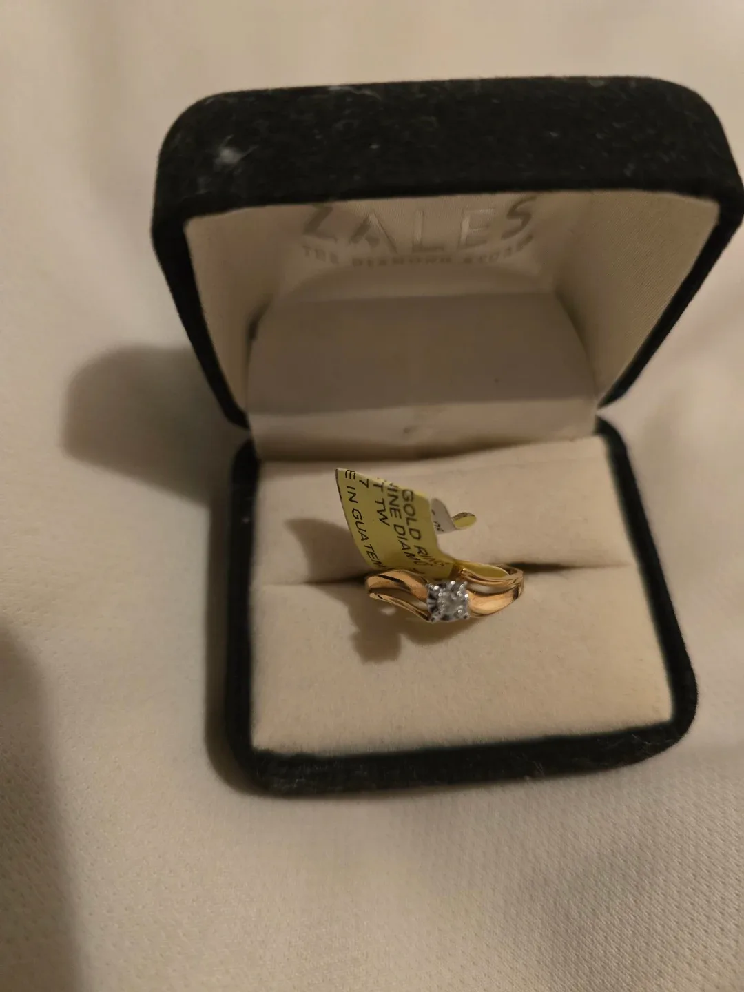 Zales 10k   Gold Ring, Genuine Diamond, Size 7