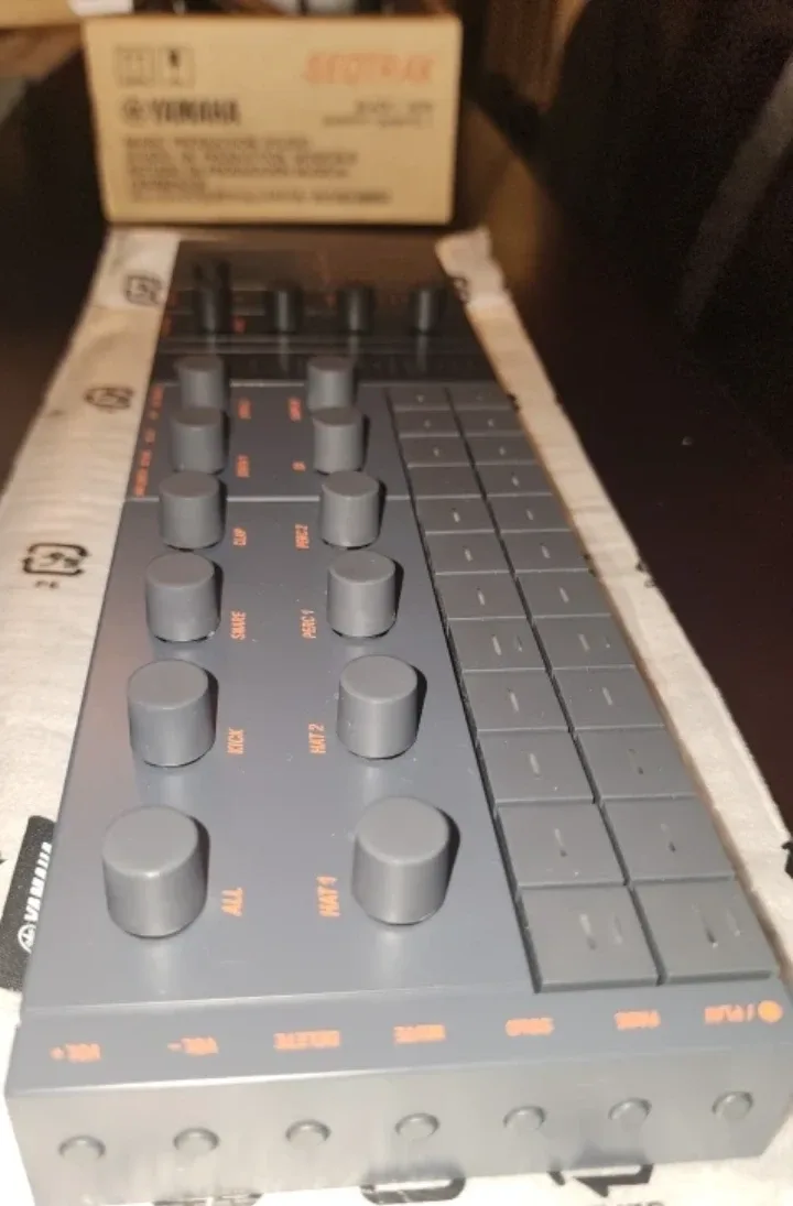 Yamaha SEQTRAK - Barely used - Black