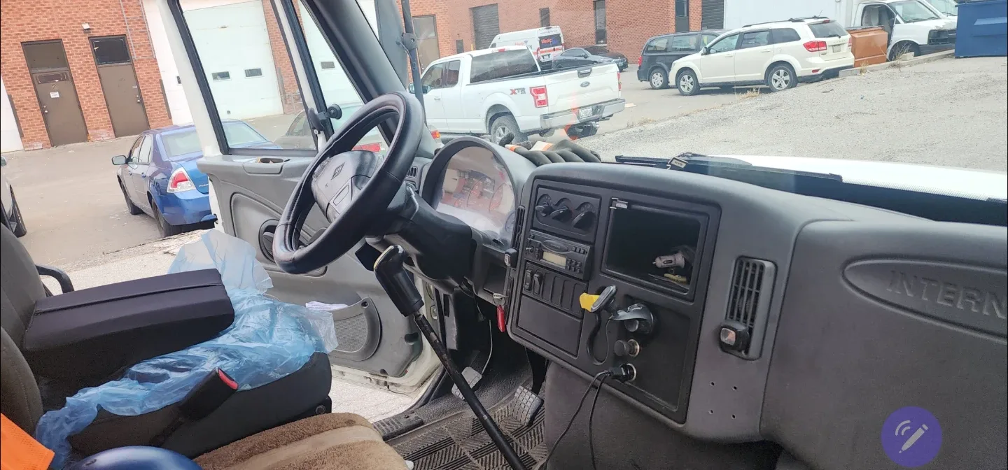 2006 International Box Truck 26" image indicator(5)