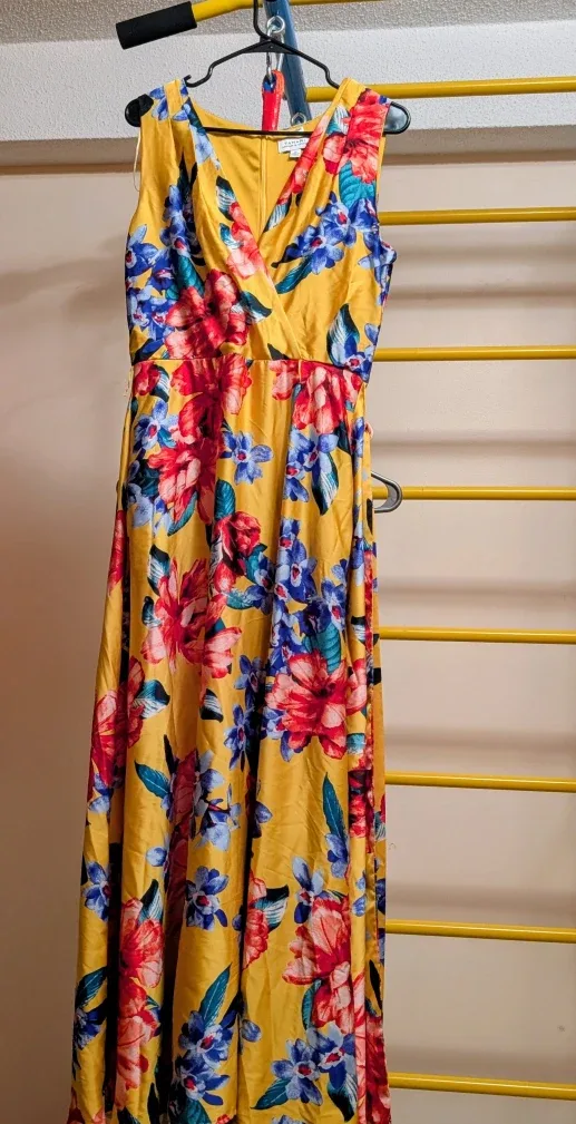 Tahari Arthur S Levine Floral Maxi Dress