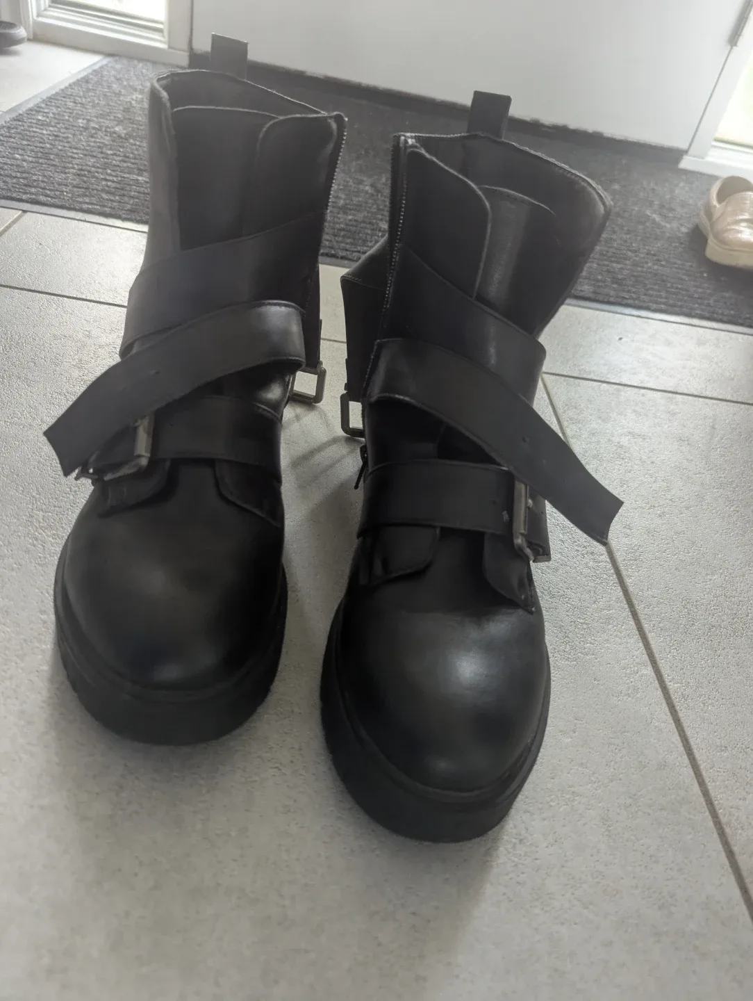 Assorted Women's Footwear image indicator(4)