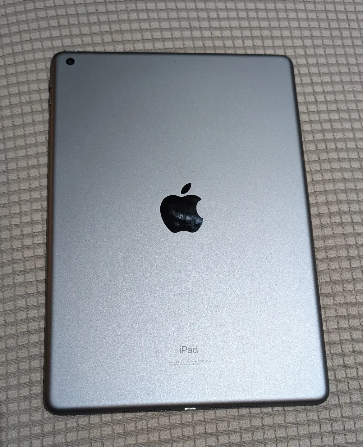 Apple iPad (8th generation) model number A2270 image indicator(2)