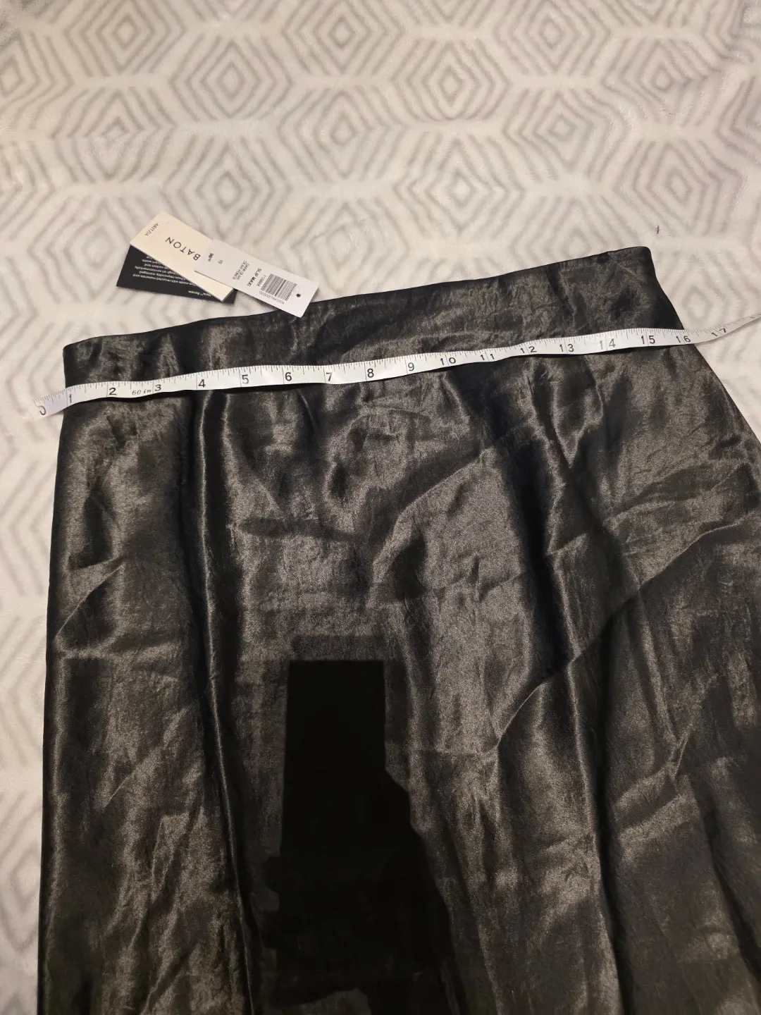 Aritzia skirt image indicator(2)