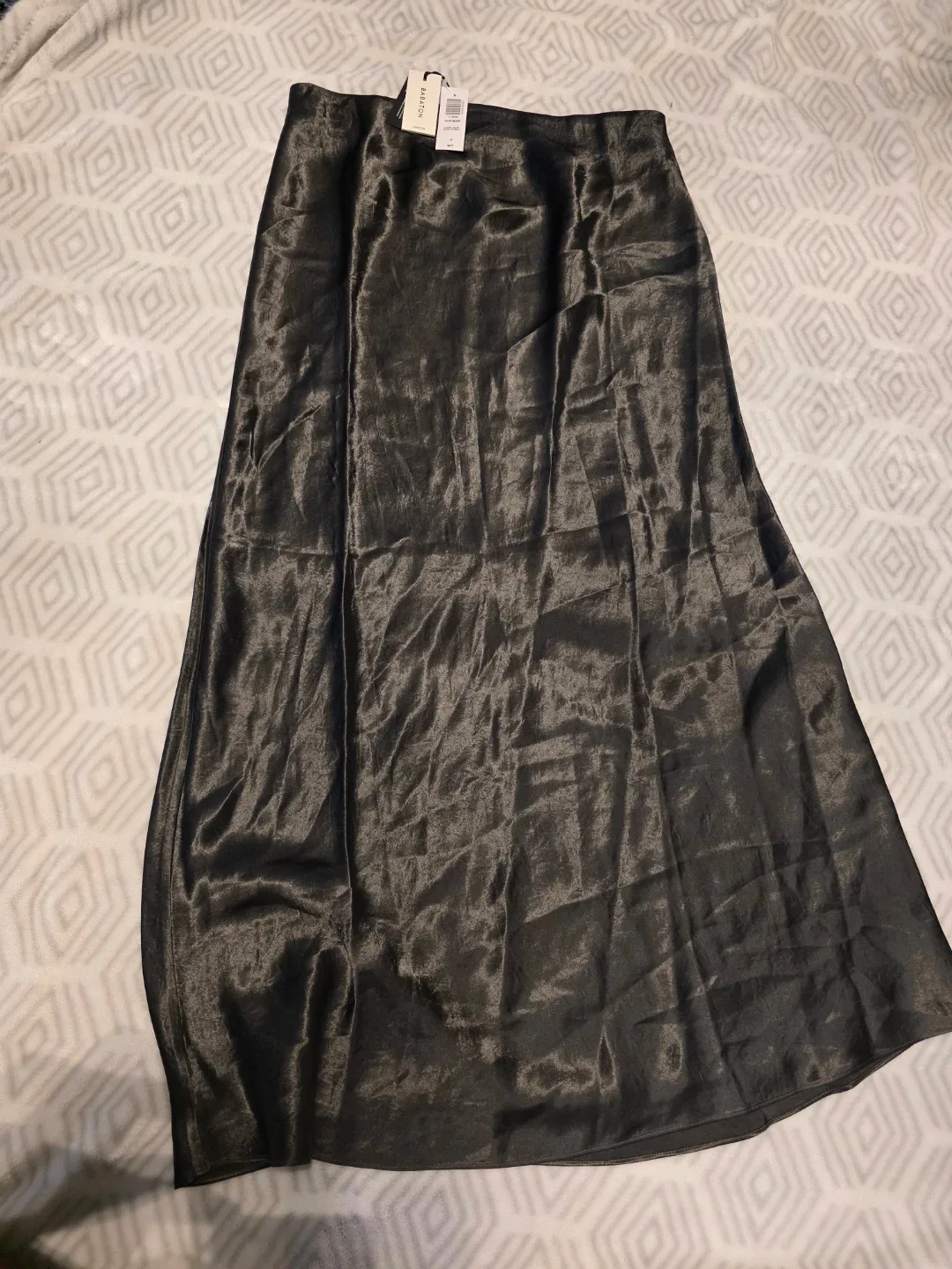 Aritzia skirt image indicator(3)