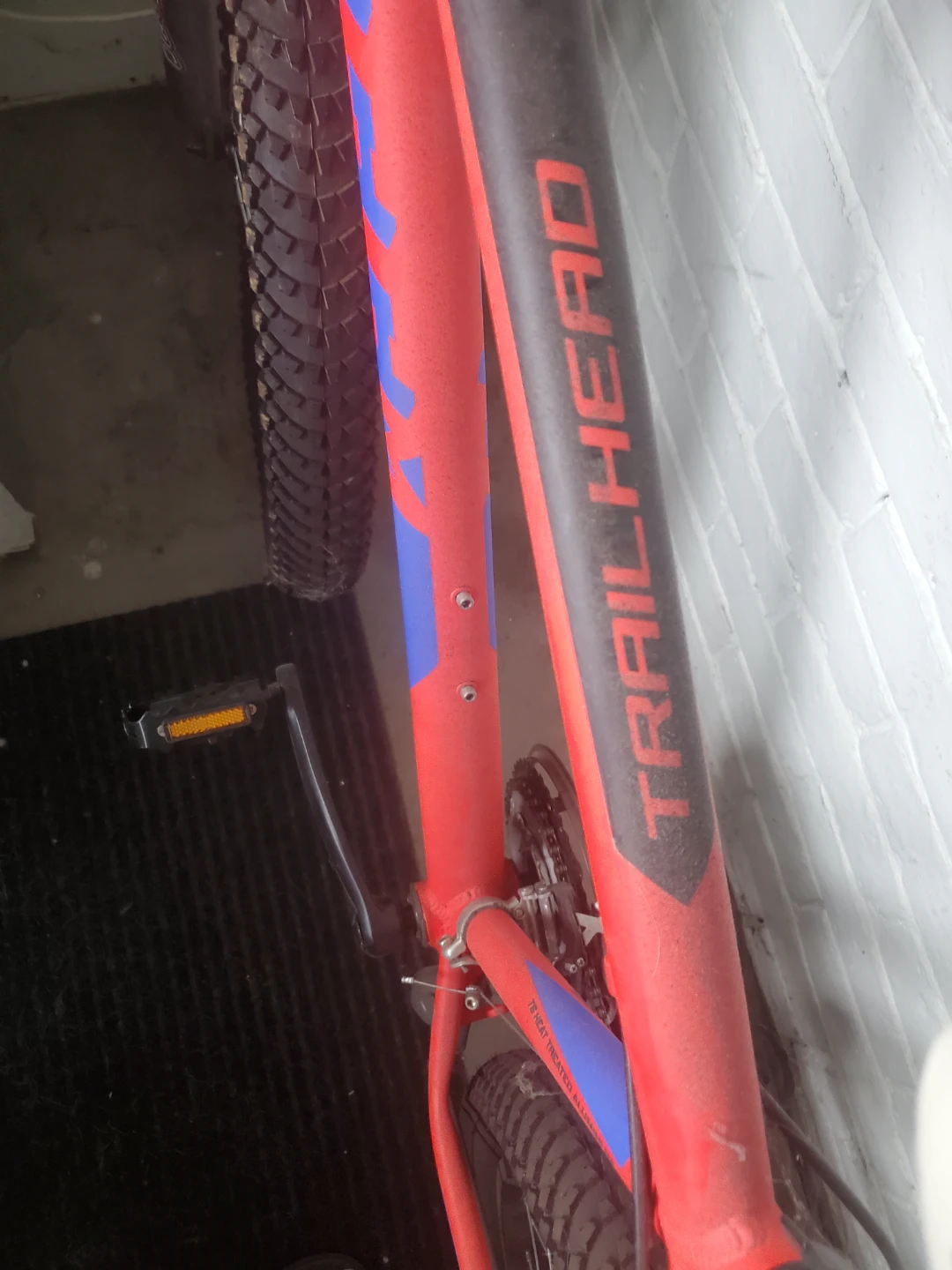 CCM Trailhead Bike - Red - photo 2