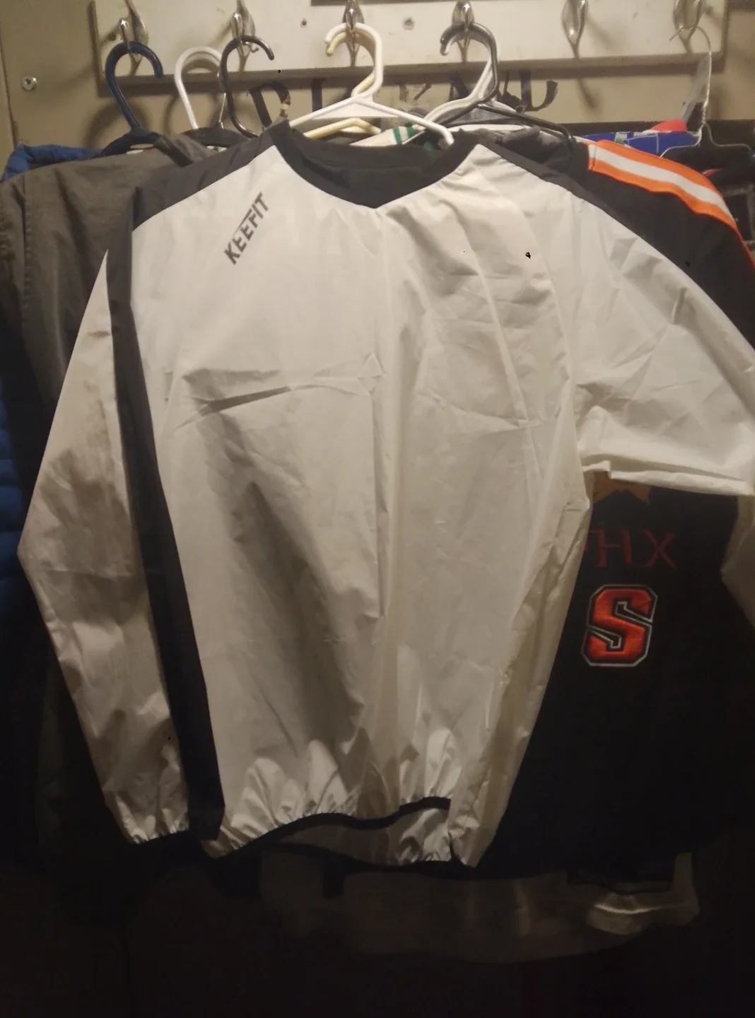 Keefit White & Black Athletic pullover