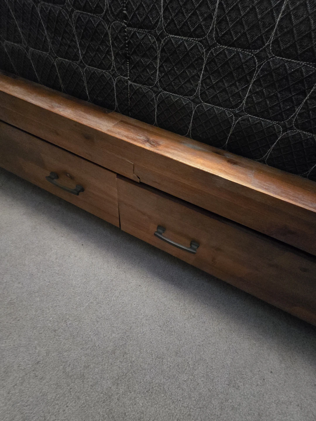 Wood Bedroom Set - King Bed, Dresser, Mirror - photo 4