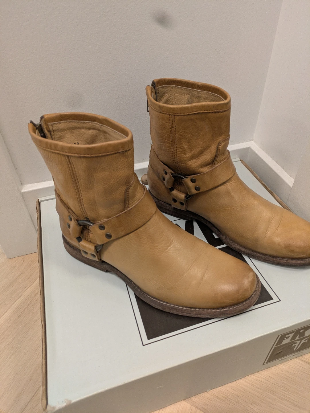 Frye Phillip Harness Camel Boots - Size 7.5 - photo 3