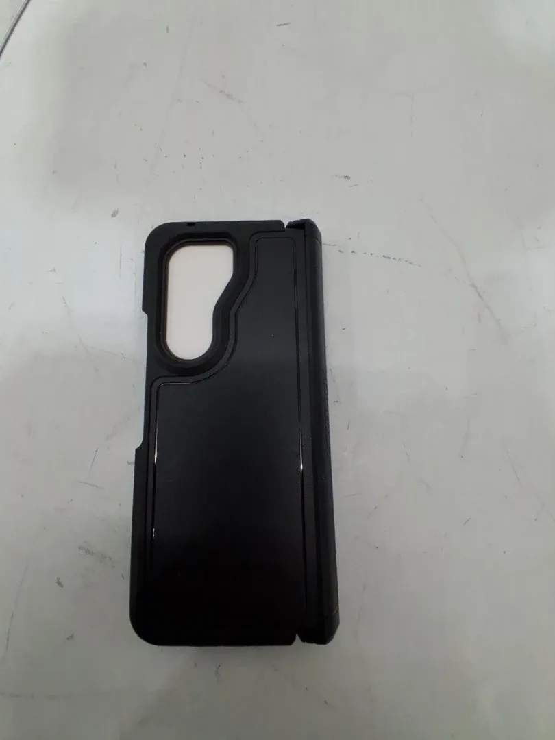 OtterBox Galaxy Z Fold5 Defender Series XT Case image indicator(4)