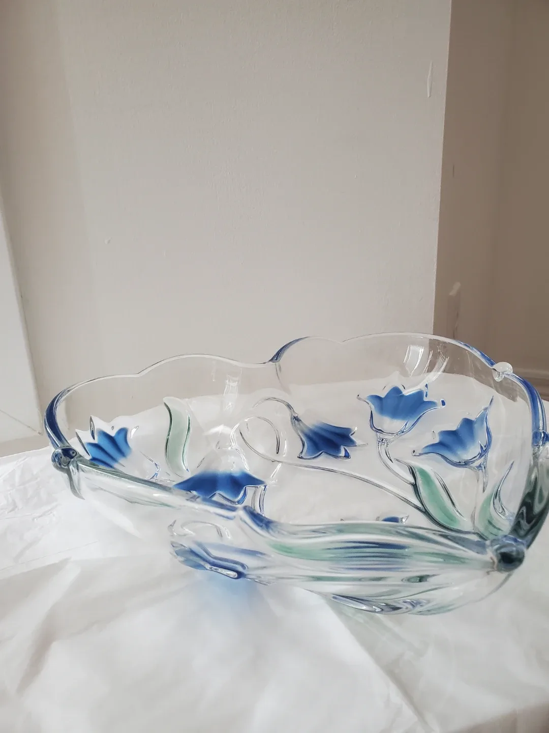 Heart Shaped Glass Bowl with Blue Flowers image indicator(2)