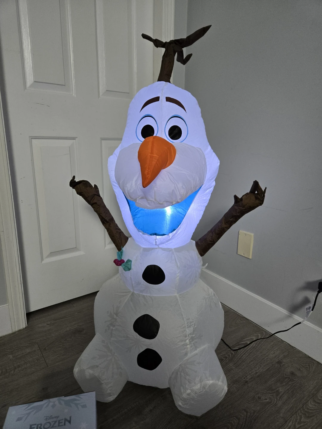 Brand new Christmas inflatable decoration frozen olaf - photo 4
