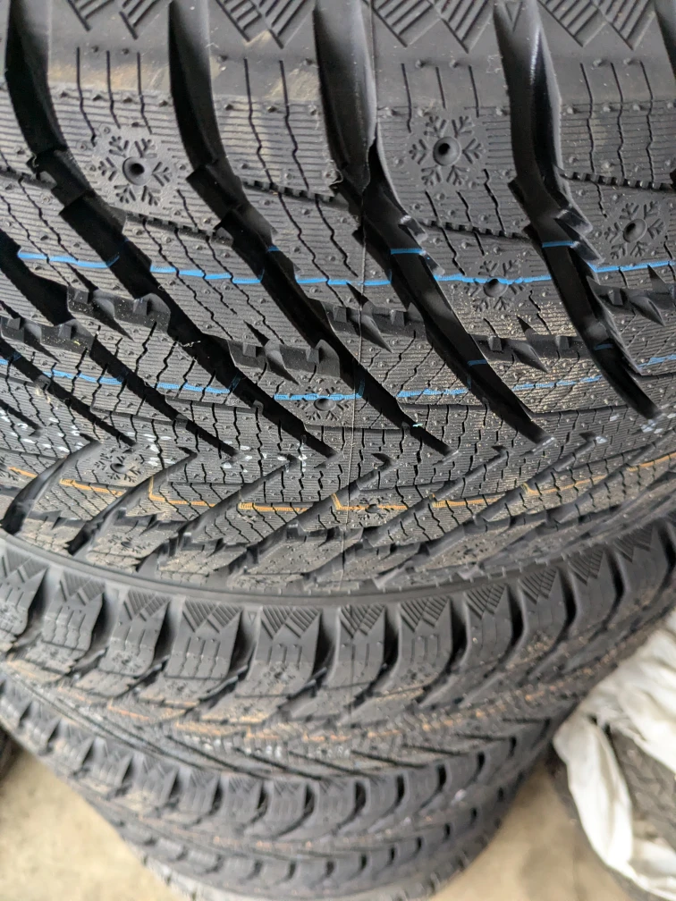 ZMAX Winternova 2 tires 225/45R18 95T XL Tires 780 884 7800 - photo 3