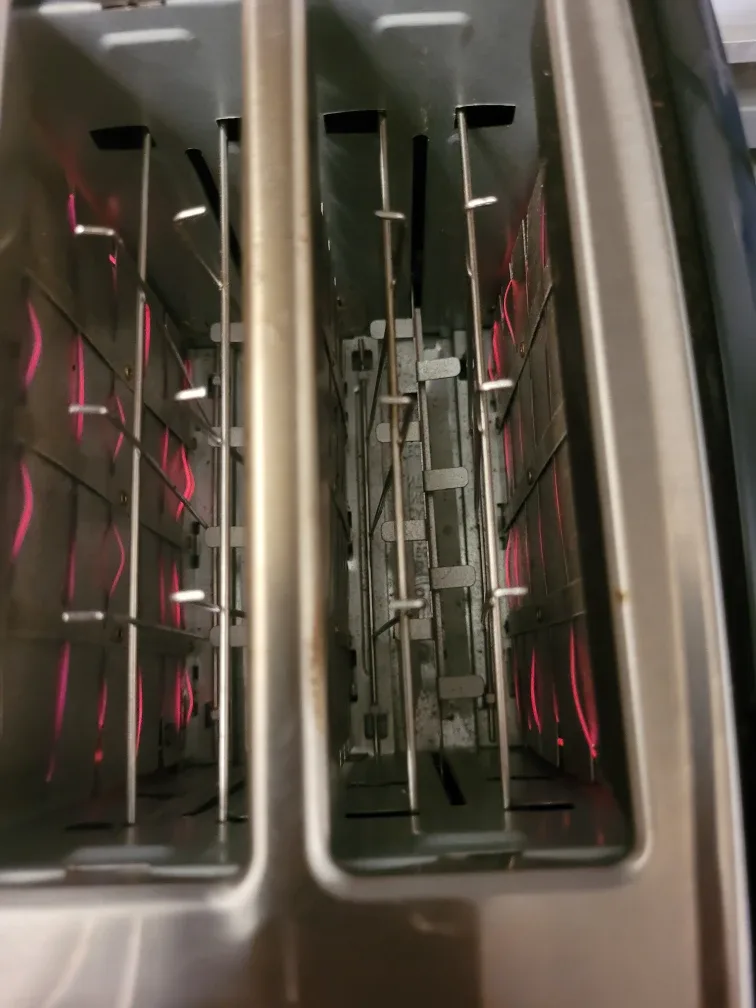 Toastmaster 4-Slice Toaster image indicator(3)