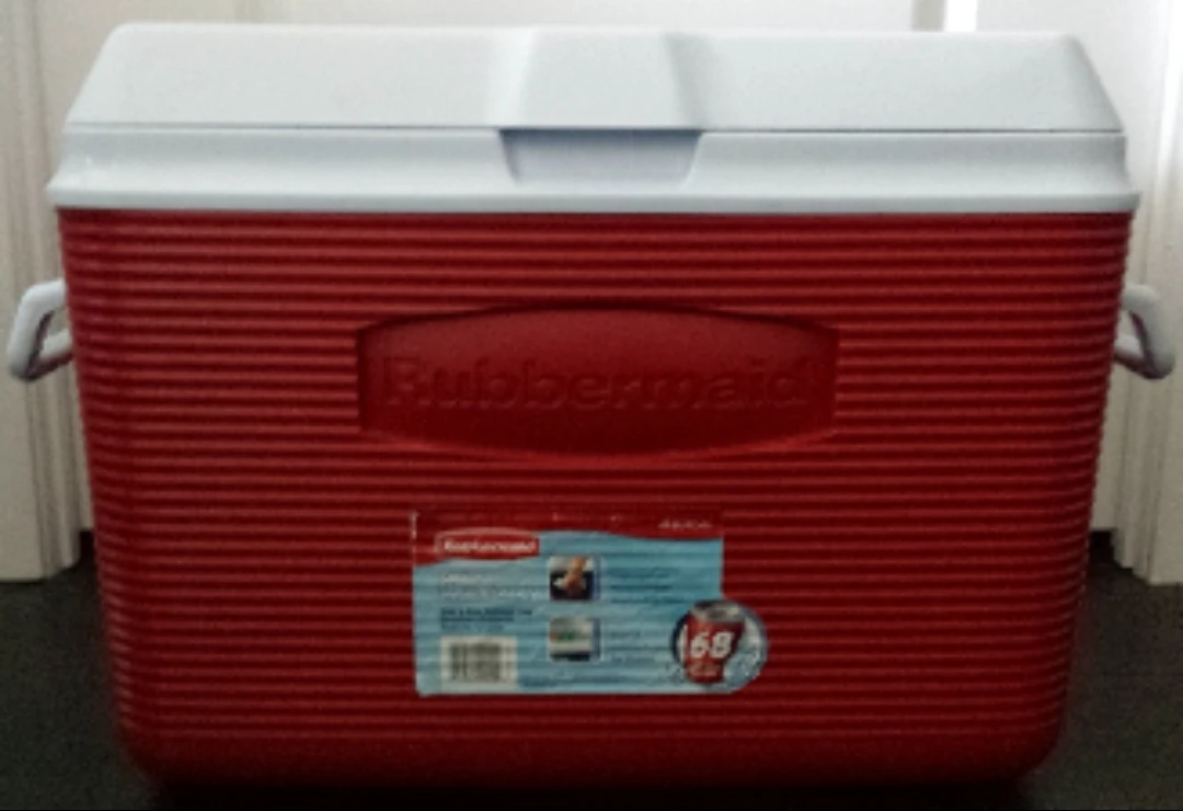 Rubbermaid Cooler