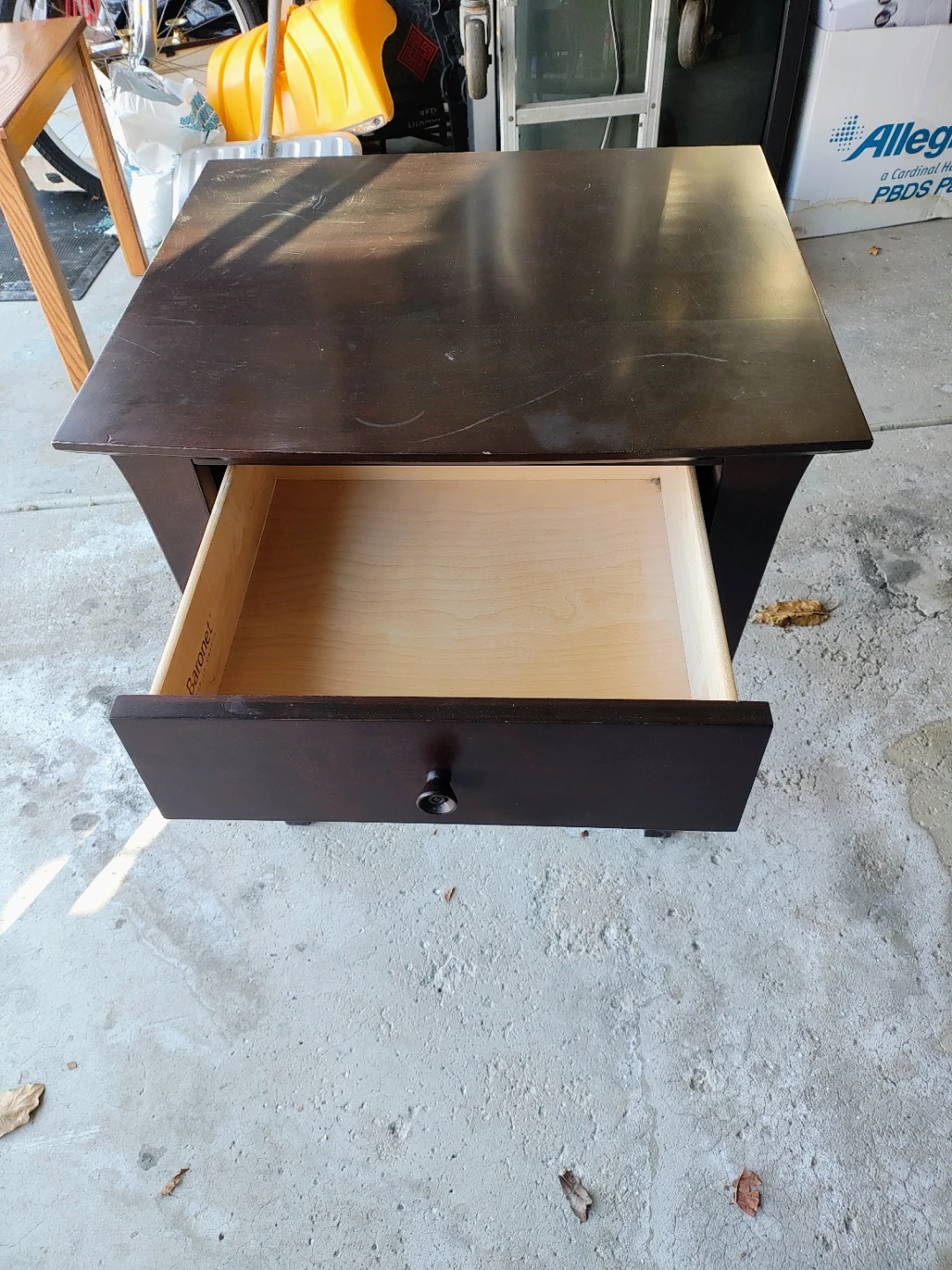 Baronet Made in Canada End Table - photo 3