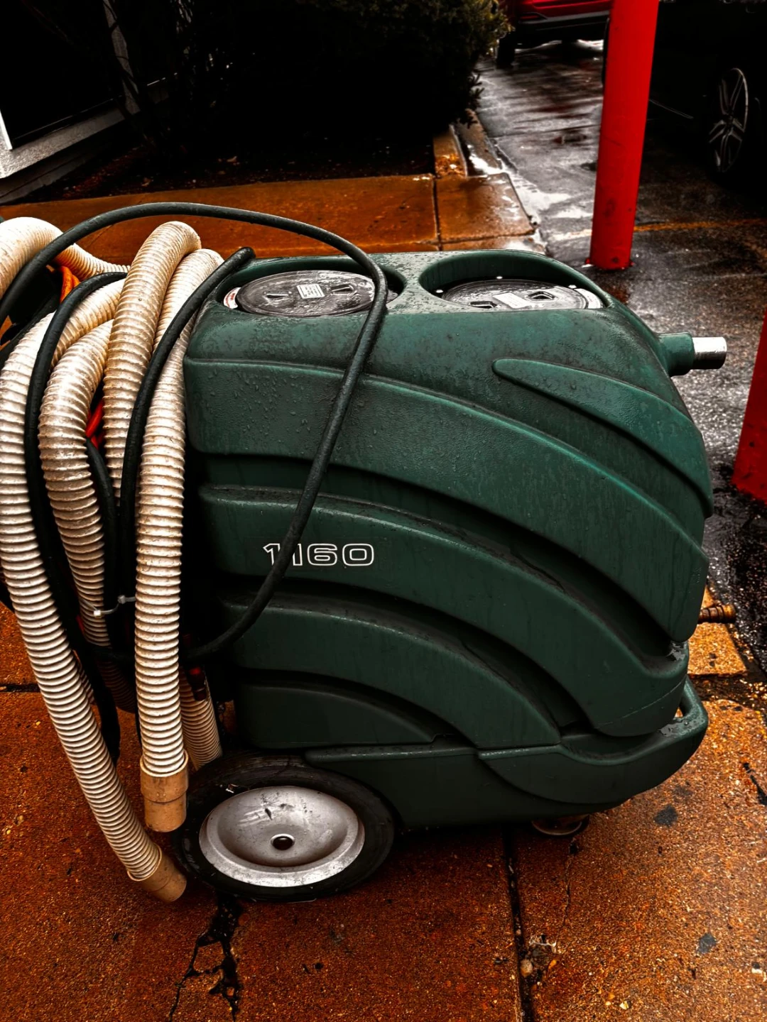 Tennant T160 Floor Scrubber - photo 2