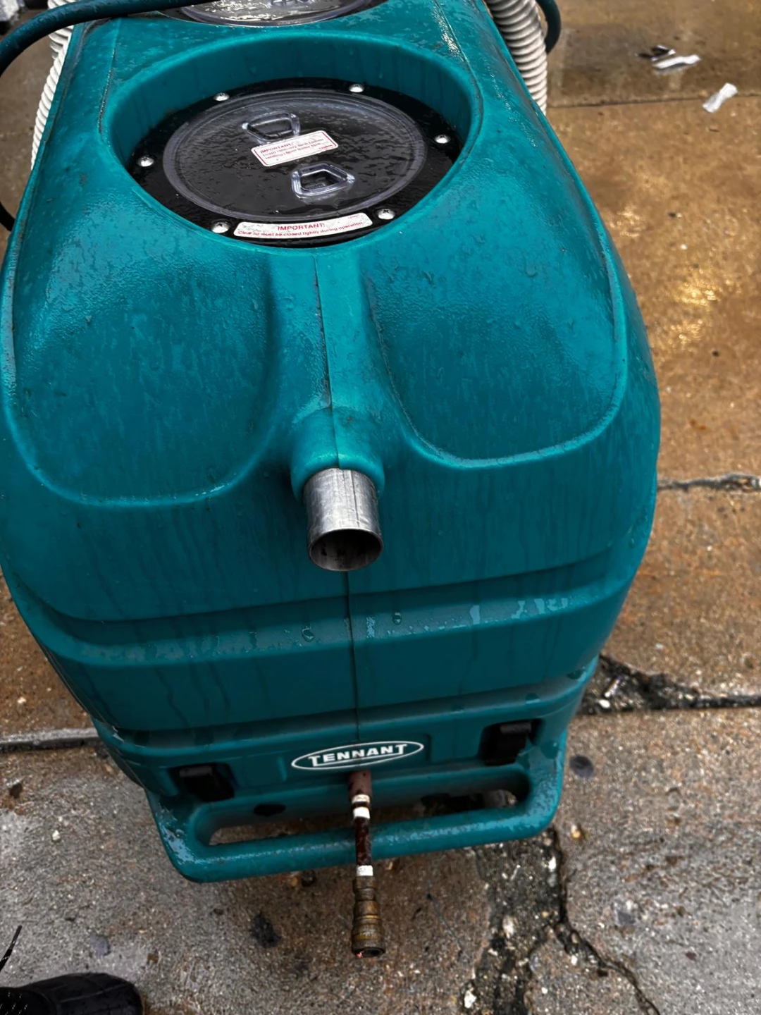 Tennant T160 Floor Scrubber - photo 3