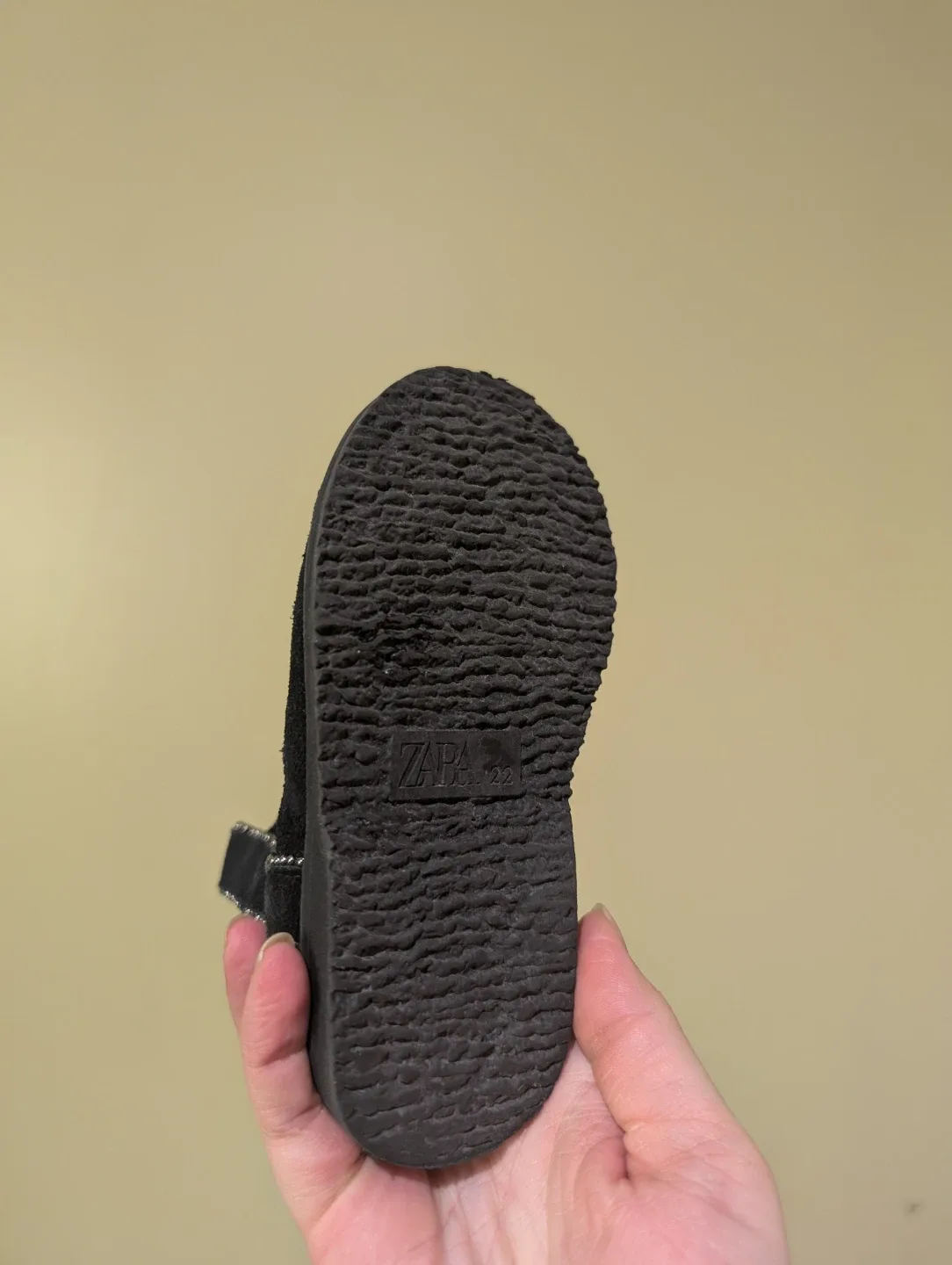 #Cleanout Zara Kids Black Suede Ankle Boots - Size 22 (US 6) image indicator(4)