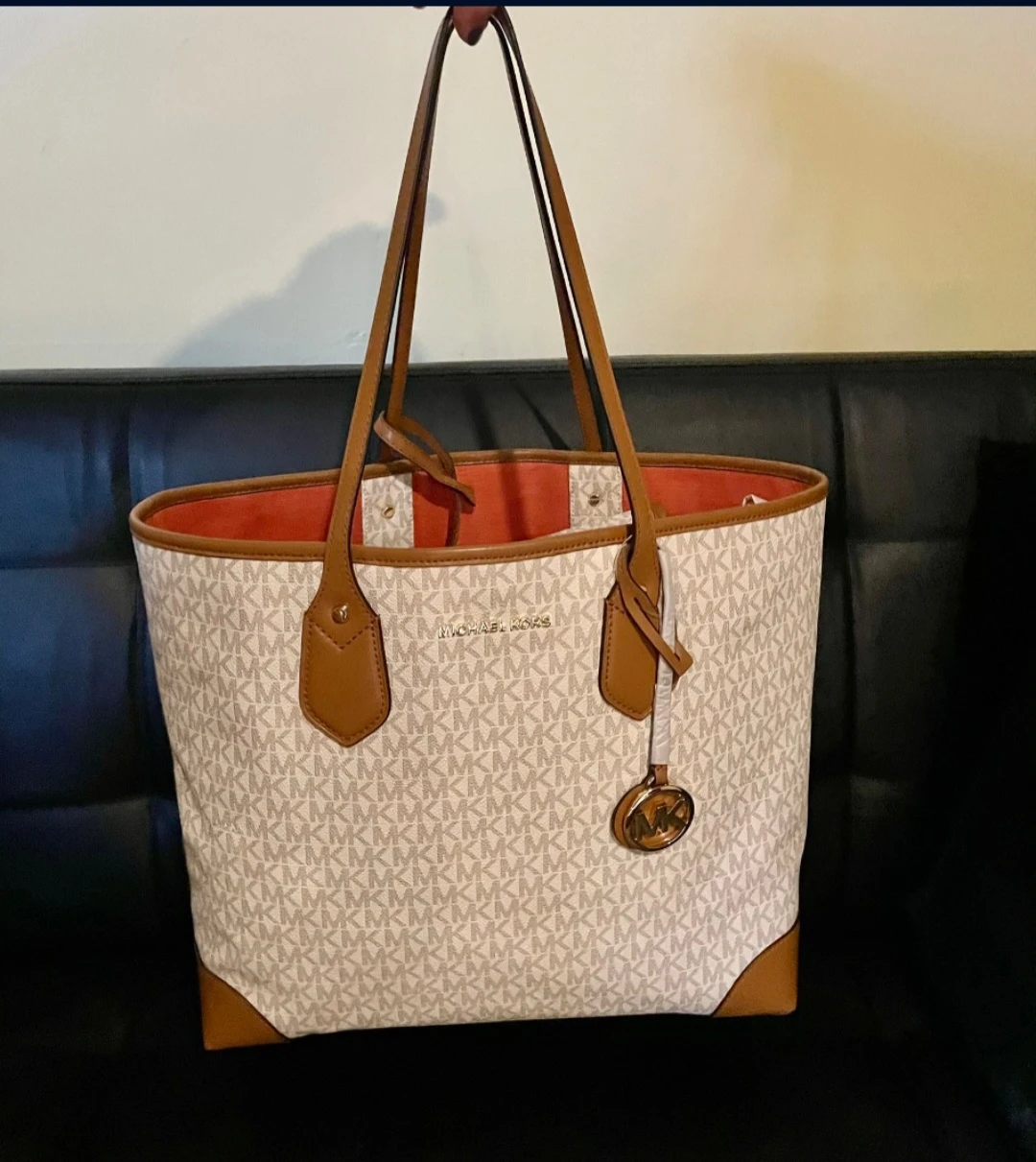 New -Michael Kors Tote Bag & Pouch - Cream/Brown - photo 3