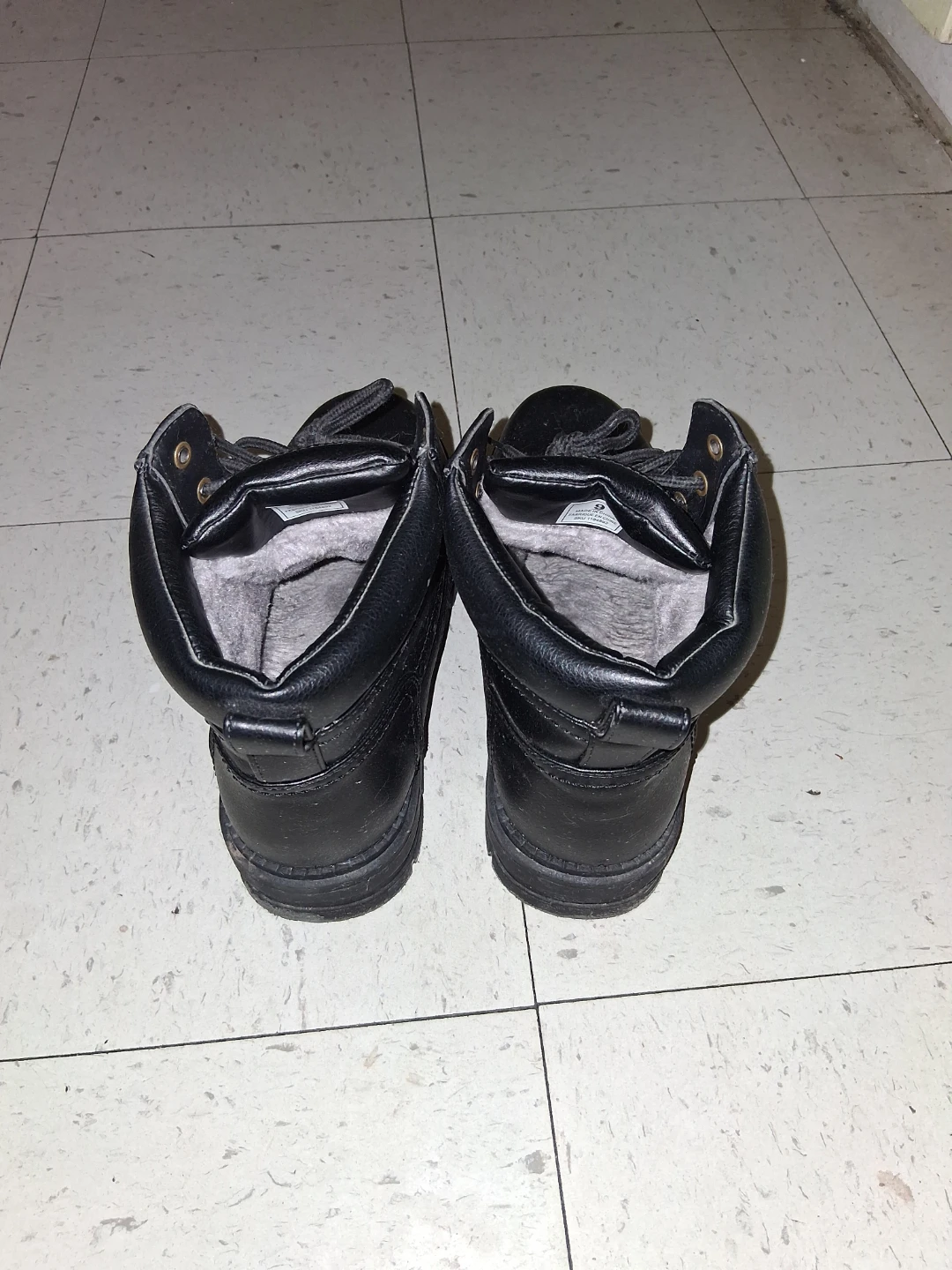 Mountain Ridge Black Winter Boots - Size 9 - photo 3