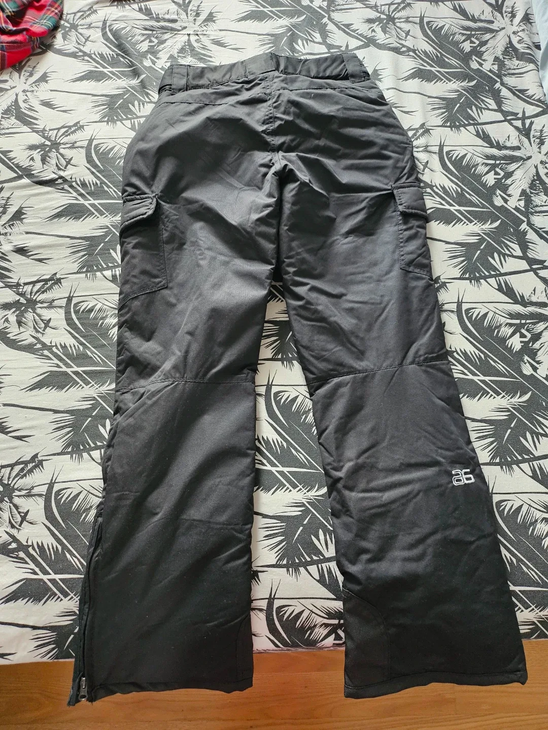 Snow Pants - Black, Small Size image indicator(2)