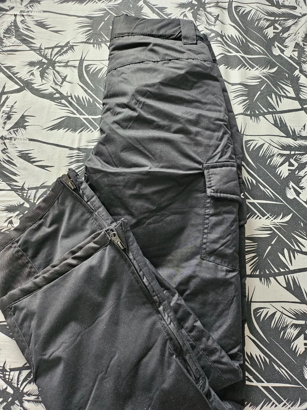 Snow Pants - Black, Small Size image indicator(3)