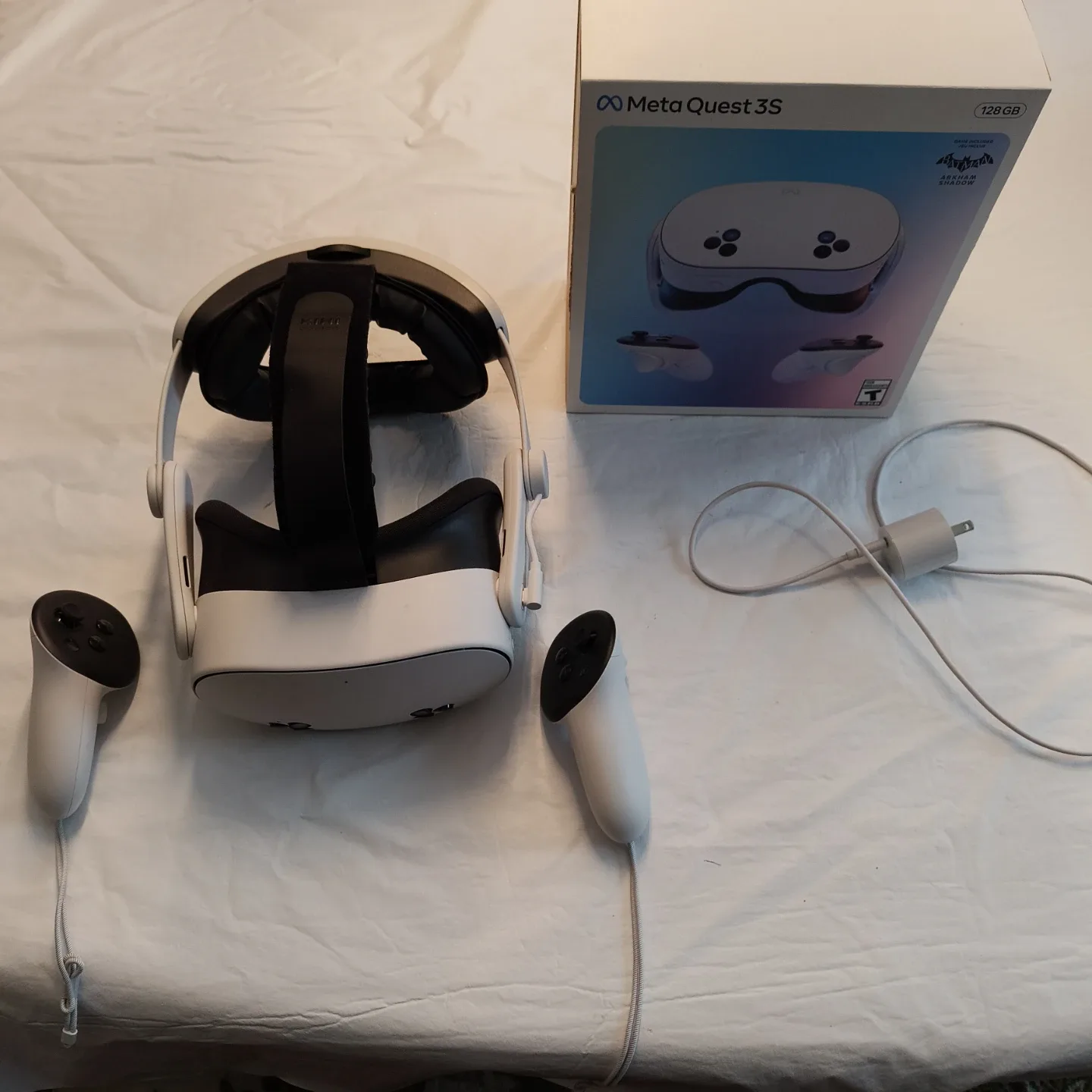 Meta Quest 3s - upgraded head strap. Like new lightly used