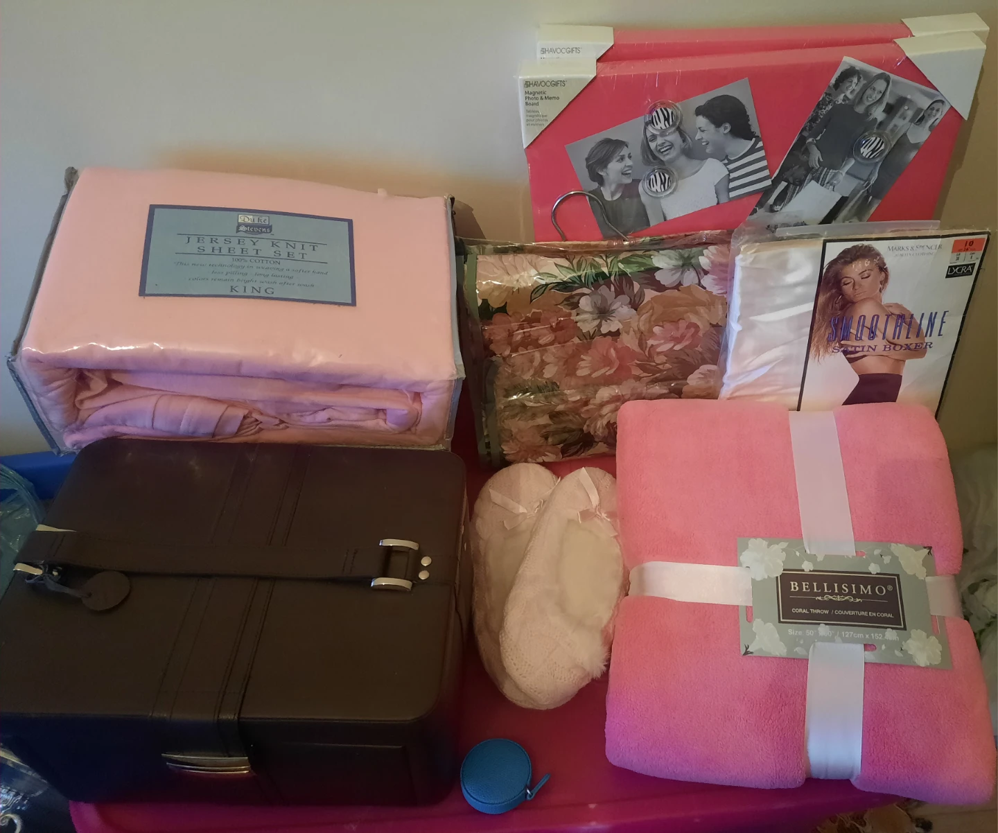 Bellisimo Coral Throw Blanket - 50"x60" - Brand New - photo 3