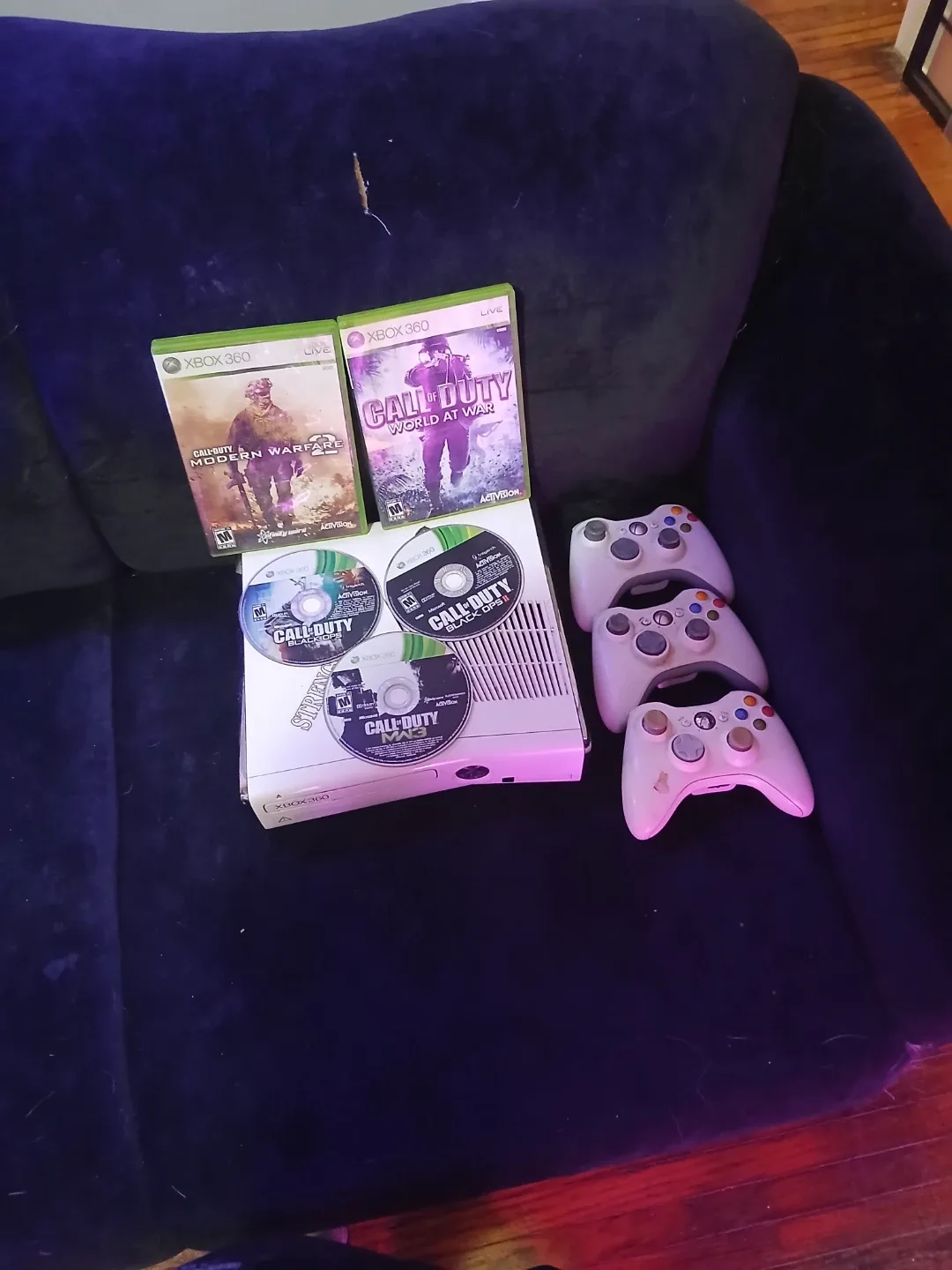 Xbox 360 Console with Call of Duty Games & Controllers