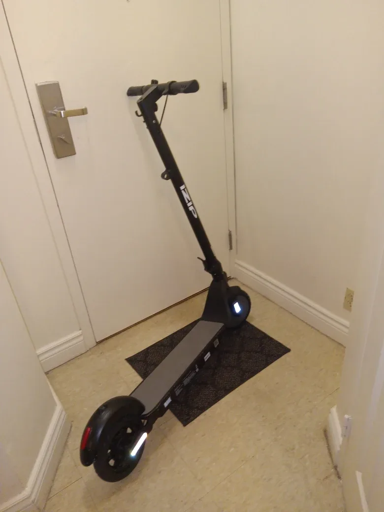 IZIP Electric Scooter image indicator(3)